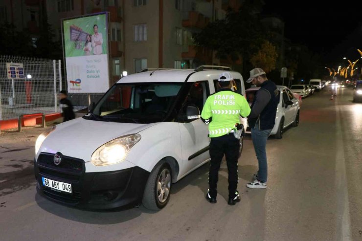 Aksaray’da polis uzun namlulu silahlarla ‘şok’ uygulama yaptı