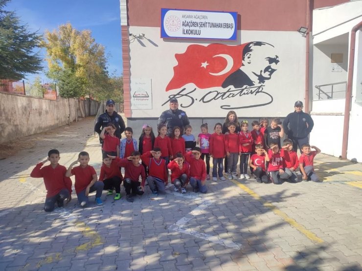 Aksaray’da çocuk polisleri okullarda