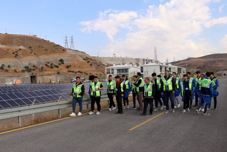 Enerjinin Yıldızları’na, Avrupa’nın en büyük hibrit santralinde elektrik üretimi dersi