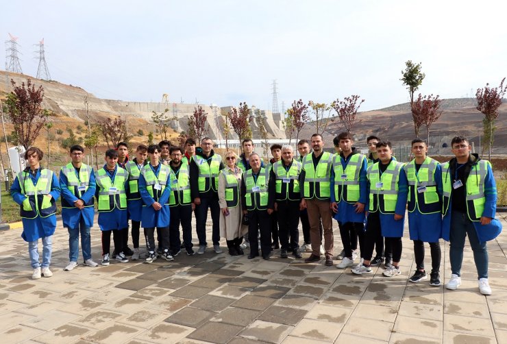 Enerjinin Yıldızları’na, Avrupa’nın en büyük hibrit santralinde elektrik üretimi dersi