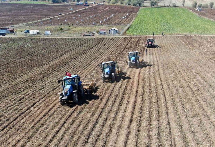 Hasat sonrası akına uğradı, kışlık patates ihtiyaçlarını ücretsiz elde ettiler