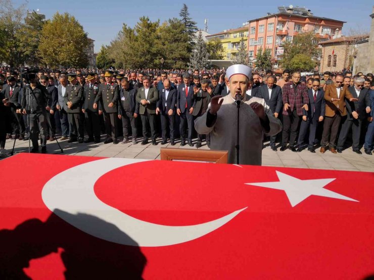 Pençe-Kilit şehidi Akçağlayan dualarla son yolculuğuna uğurlandı