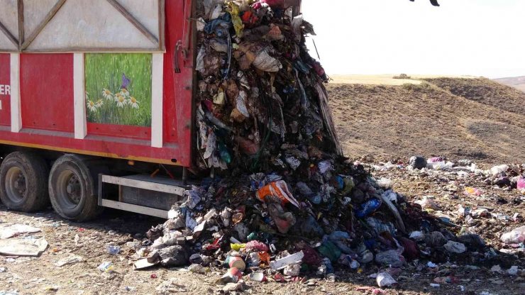 Çöpten üretilen elektrik, 7 bin haneyi aydınlatıyor