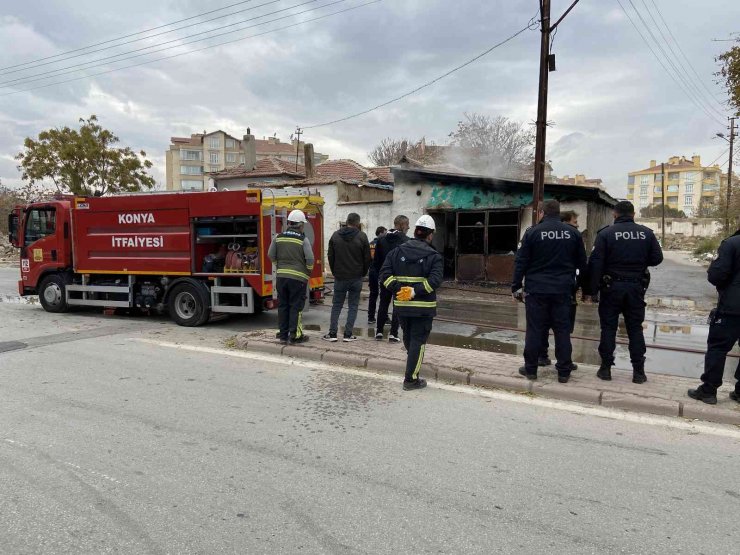 Konya’da müstakil evin deposunda yangın