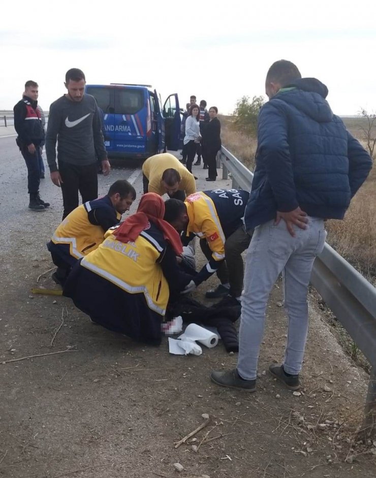 Konya’da tır devrildi, sürücü yaralandı