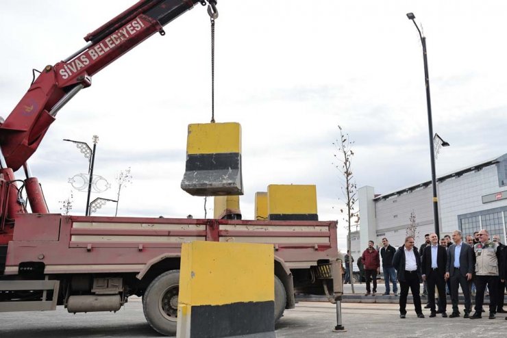 Cumhurbaşkanının adını taşıyor, beklenen bulvar trafiğe açıldı