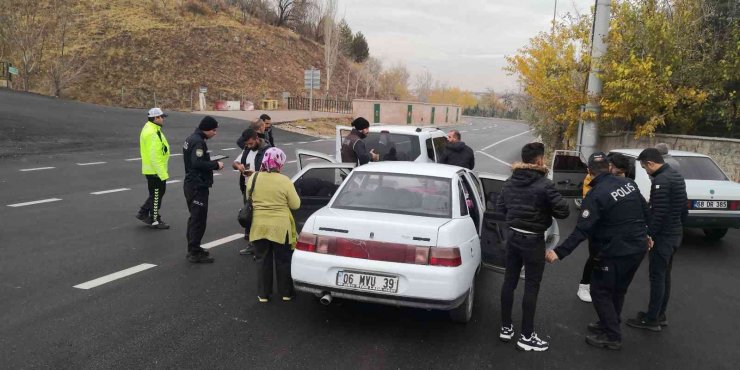 Aksaray’da 52 ekipten oluşan 224 polisle “Huzur 68” uygulaması