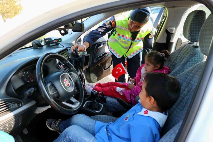 Jandarmadan öğrencilere trafik eğitimi