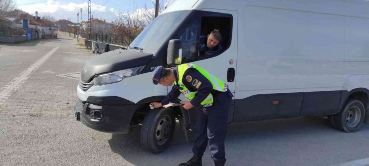 Aksaray’da jandarmadan kış lastiği uygulaması