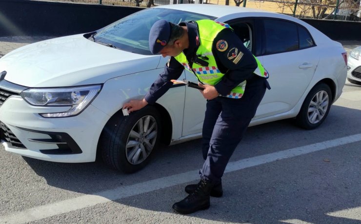 Aksaray’da jandarmadan kış lastiği uygulaması