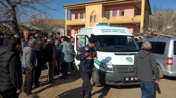 Öldürülen 15 yaşındaki kız gözyaşlarıyla toprağa verildi