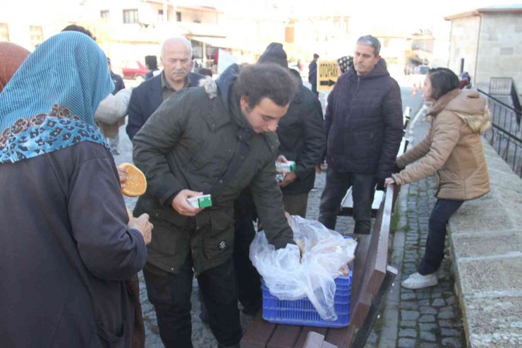 Kadınlar koca cinayetine kurban giden Ece’yi ölüm yıldönümünde andı