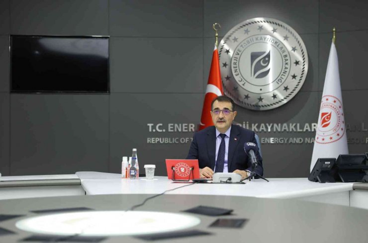 Bakan Dönmez: “İthal danışmanlarla Türkiye’nin enerjisini yönetmeye talip olmak enerji kapitülasyonlarına kapı aralamaktır”