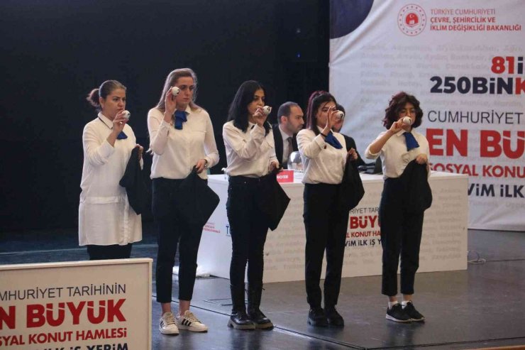 Cumhuriyet tarihinin en büyük toplu konut projesinde kuralar çekildi