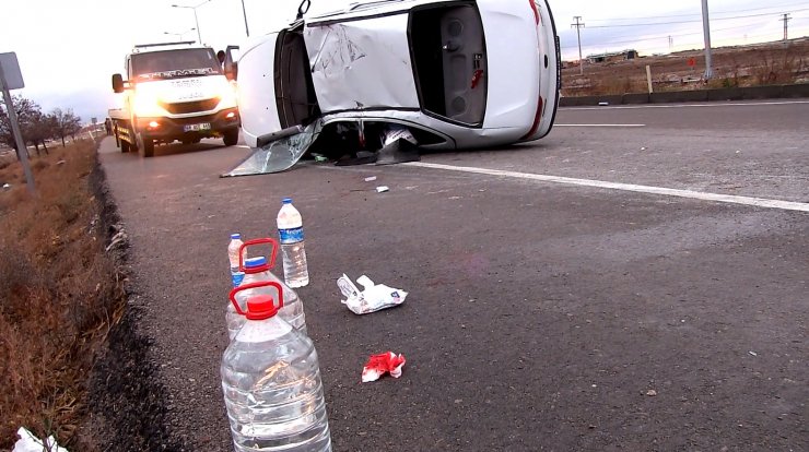 Karşı şeride geçen otomobil takla attı: 1’i bebek 4 yaralı