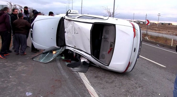 Karşı şeride geçen otomobil takla attı: 1’i bebek 4 yaralı