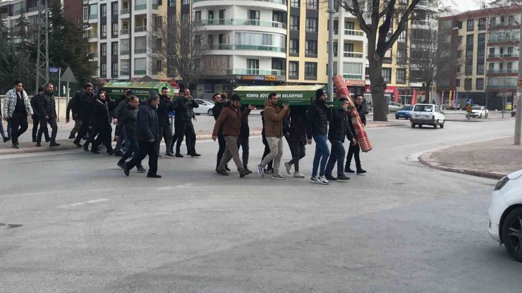 Cinnet getiren babaları tarafından öldüren kız kardeşler toprağa verildi