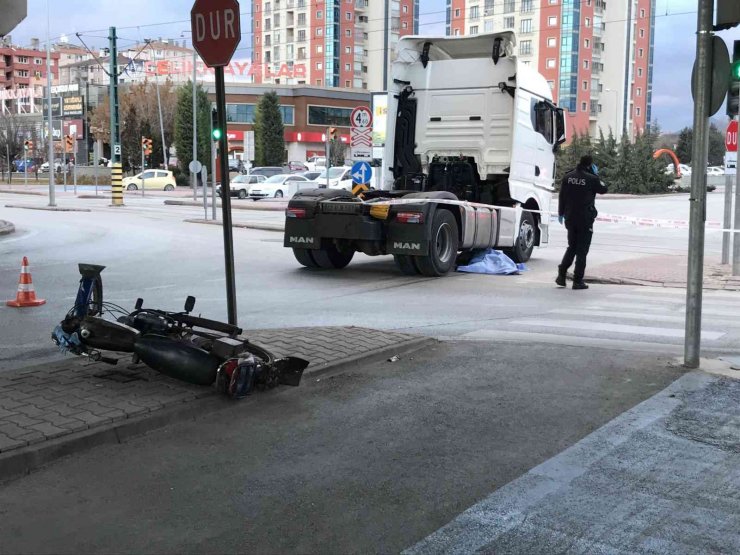 Konya’da tırın altında kalan motosiklet sürücüsü hayatını kaybetti