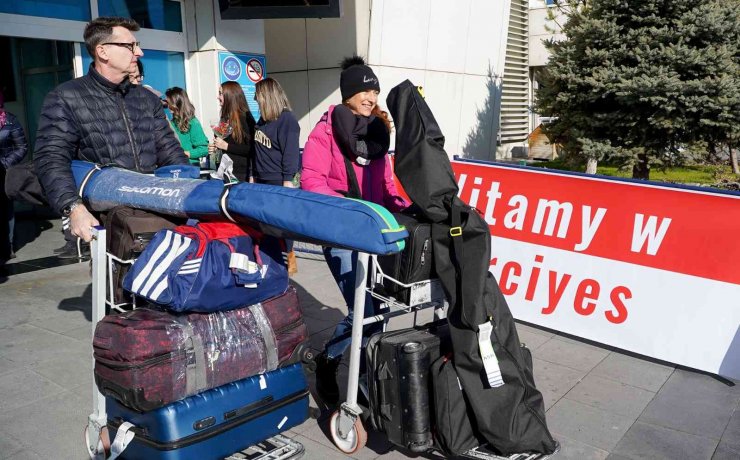 Polonya ve Rusya’dan Erciyes’e Charter uçuşlar başladı