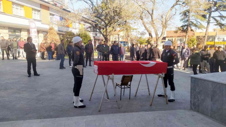 Hayatını kaybeden polis memuru toprağa verildi