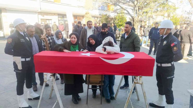 Hayatını kaybeden polis memuru toprağa verildi