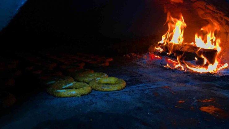 Osmanlı döneminde askerlere hediye verilen simitler, günümüzün vazgeçilmez lezzeti