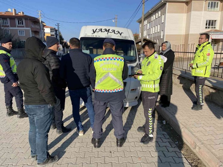 Kulu’da servis araçları denetlendi