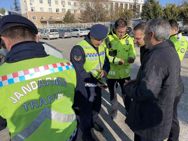 Kulu’da servis araçları denetlendi