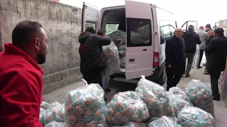 Okulda deprem bölgesi için 24 saat kesintisiz ekmek üretiyorlar