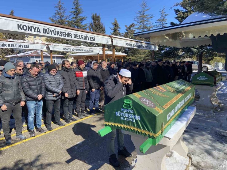 Depremde hayatını kaybeden anne ve çocuğuna acı veda