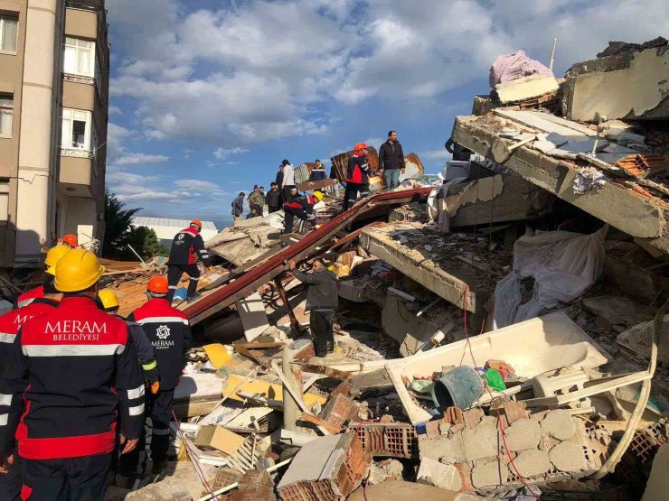 Meram Belediyesi tüm imkanlarıyla afet bölgesinde