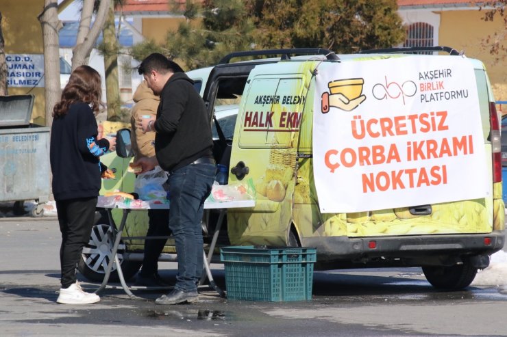 Akşehir’de depremzedelere çorba ikramı