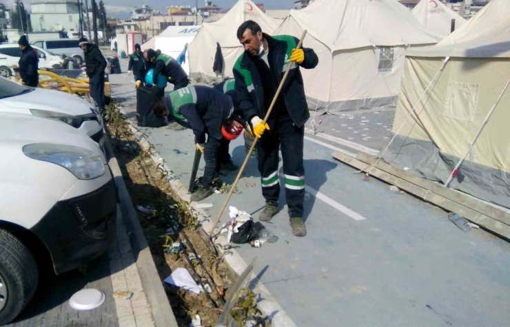 Karatay Belediyesi yaraları sarmak için Hatay’da