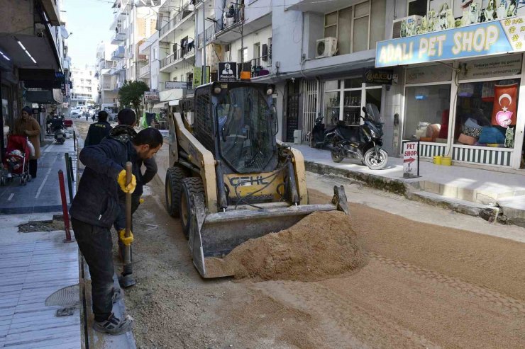 Kuşadası Cumhuriyet Mahallesi’nde çalışmalar sürüyor