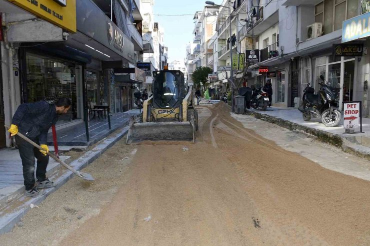 Kuşadası Cumhuriyet Mahallesi’nde çalışmalar sürüyor