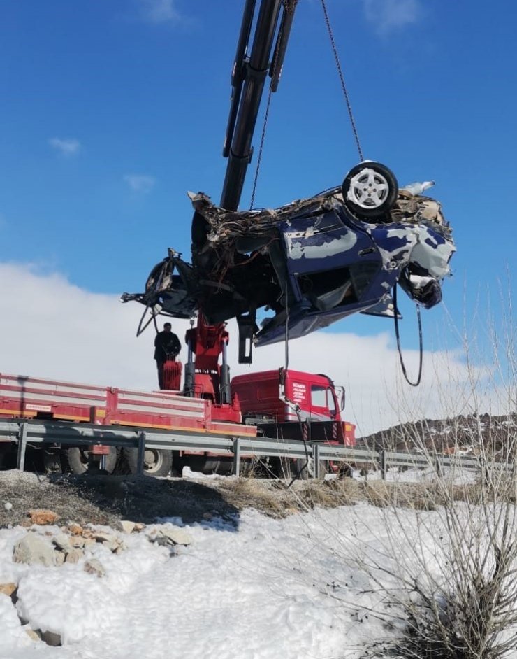 Ailelerinin haber alamadığı 2 kişinin trafik kazasında öldüğü ortaya çıktı