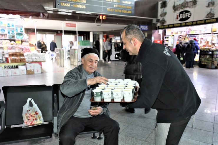 Karatay Belediyesi Konya’ya gelen depremzedelerin de yanında