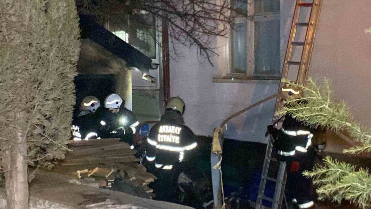 Aksaray’da odunluk yangını korkuttu