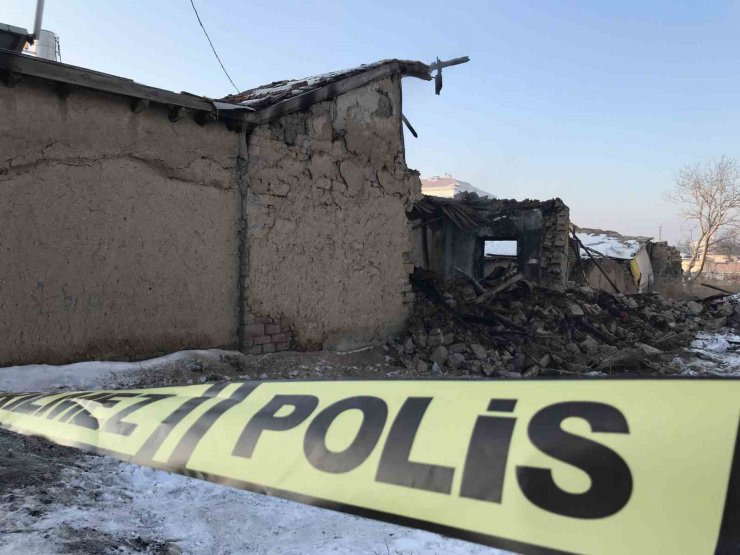 Konya’daki yangında 7 kişilik aile çatının çökmesi sonucu hayatını kaybetmiş