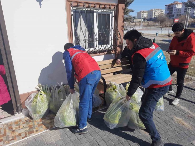 Sosyal Yardımlaşma Vakfı Aksaray’da depremzedelerin ihtiyaçlarını karşılıyor