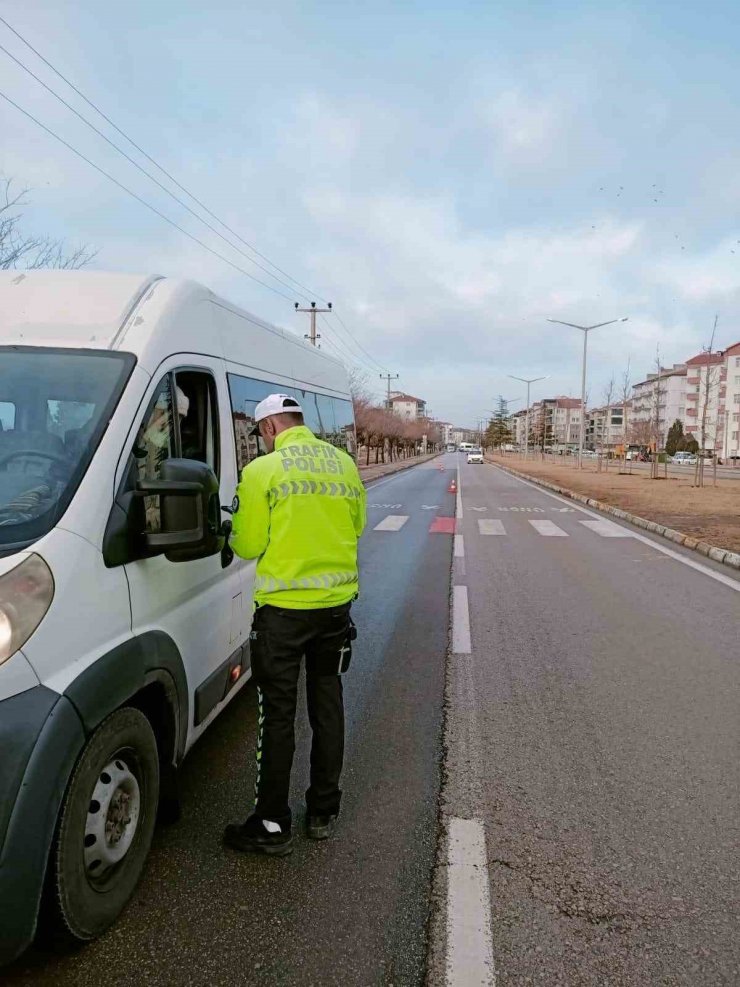 Okullar açıldı, okul servisleri sıkı denetimde