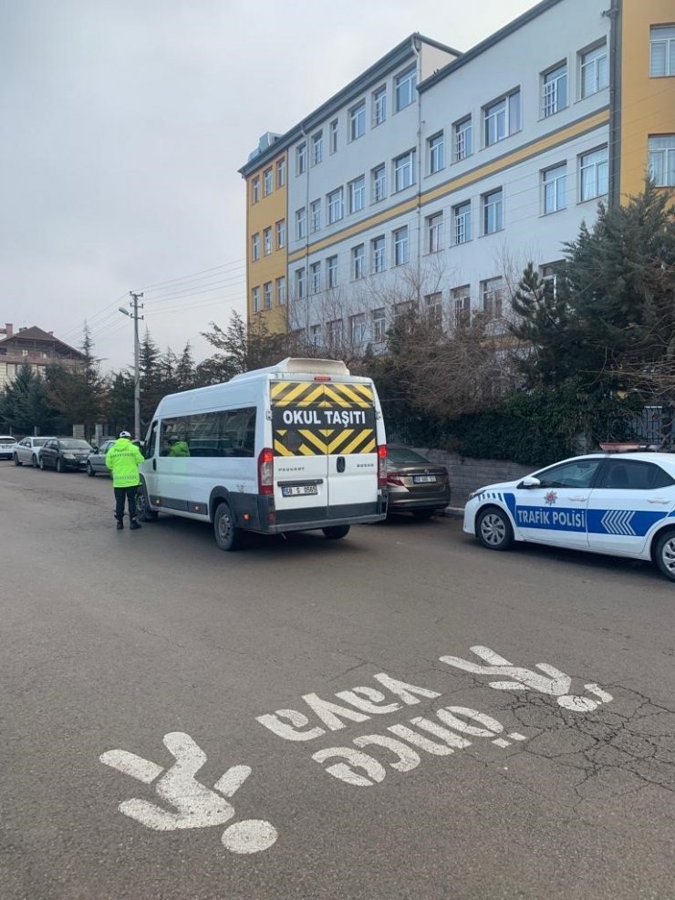 Okullar açıldı, okul servisleri sıkı denetimde