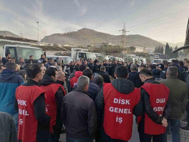 Karşıyaka Belediyesinde maaş krizi, iş bıraktırdı