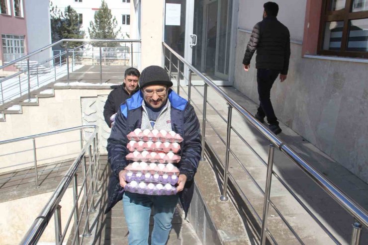 Konya’da yurtlara yerleşen depremzedeler yaşadıklarını anlattı