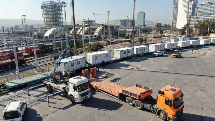 İzmir iş dünyasından konteyner seferberliği