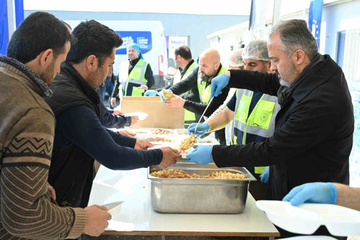 Deprem bölgesinde "çarklar durmasın" diye karavana Bursa’dan