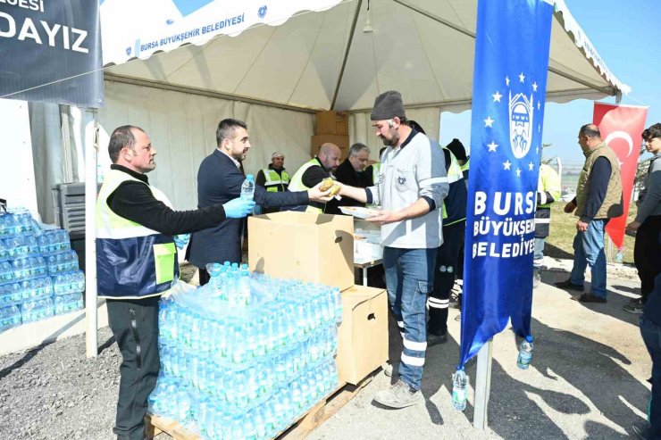 Deprem bölgesinde "çarklar durmasın" diye karavana Bursa’dan