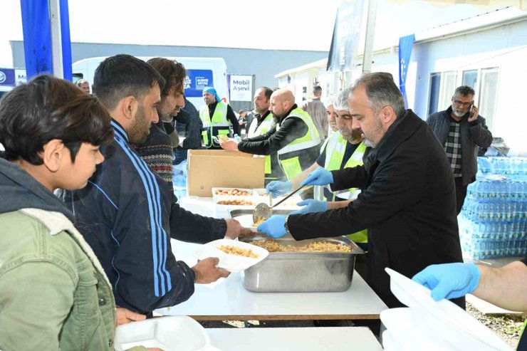 Deprem bölgesinde "çarklar durmasın" diye karavana Bursa’dan