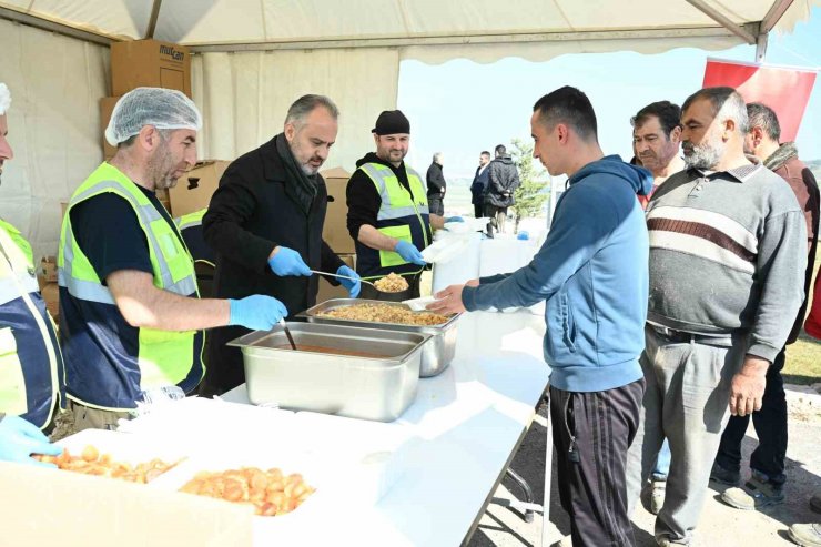 Deprem bölgesinde "çarklar durmasın" diye karavana Bursa’dan