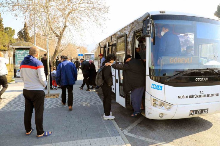 Depremzede vatandaşlara ücretsiz taşıma